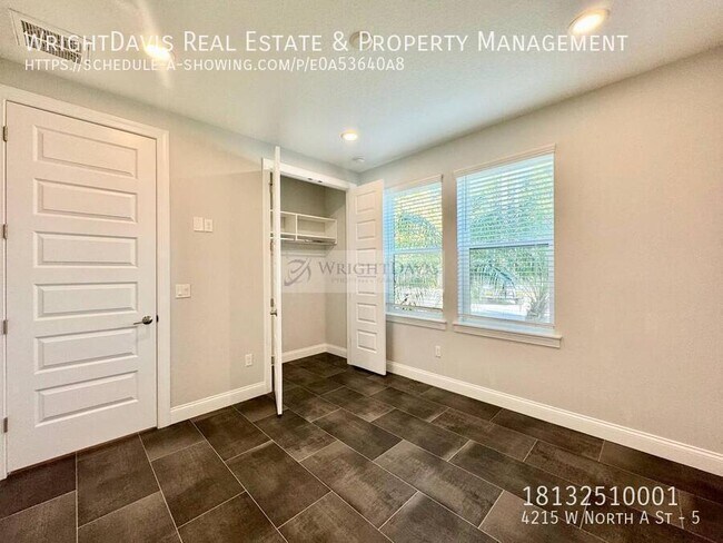 Foto del edificio - 4215 W North A St