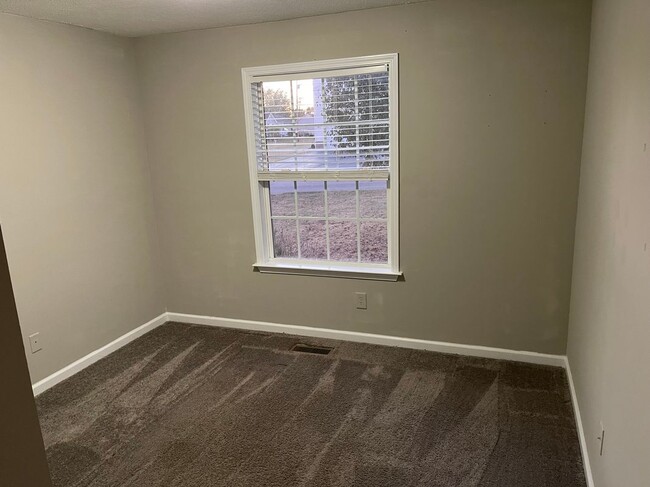 Foto del edificio - 1604 Baucom Dr