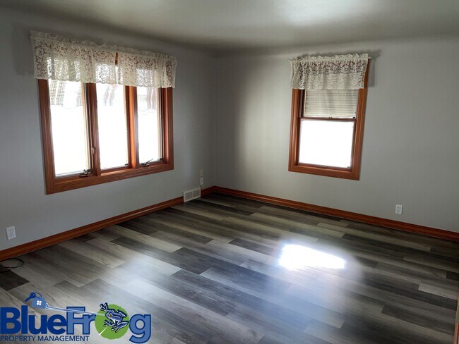 Foto del edificio - 316 E 3rd St