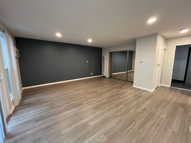 Interior Photo - 8375 Fountain Ave