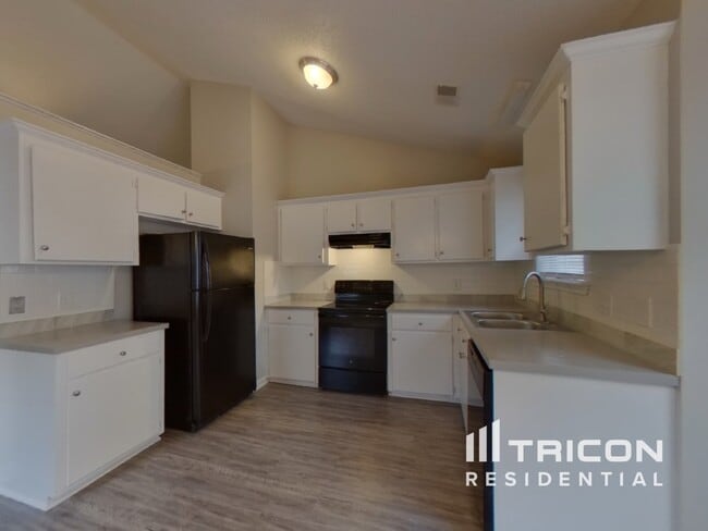 Building Photo - 500 Rockhaven Dr