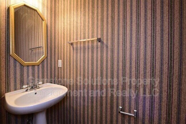 Foto del edificio - 732 Huffine Manor Cir