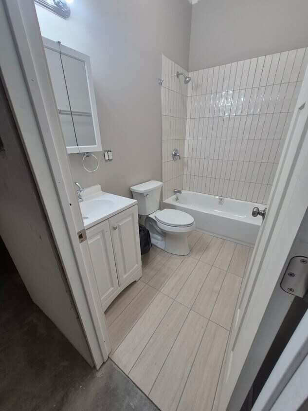 Foto del edificio - 22-26 N Pulaski Rd