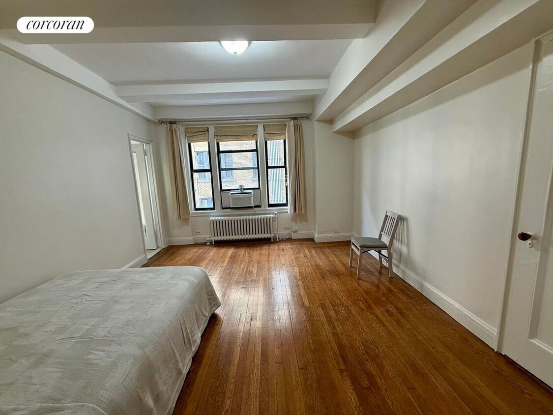 Foto principal - 243 W End Ave