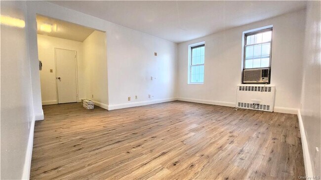 Foto del edificio - 800 Bronx River Rd