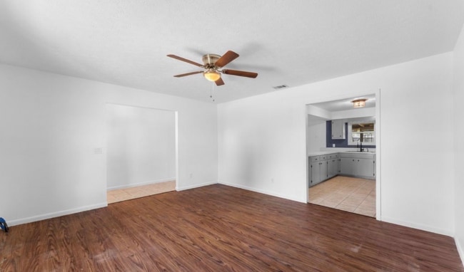 Foto del edificio - 2985 Myra St