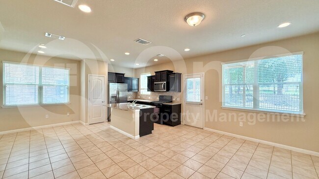 Building Photo - 1001 Zodiac Ln
