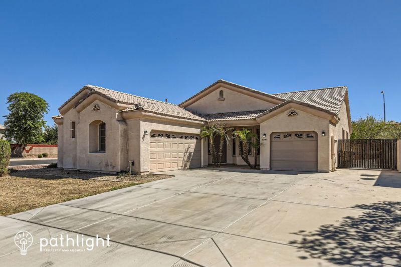 Foto principal - 10861 W Locust Ln