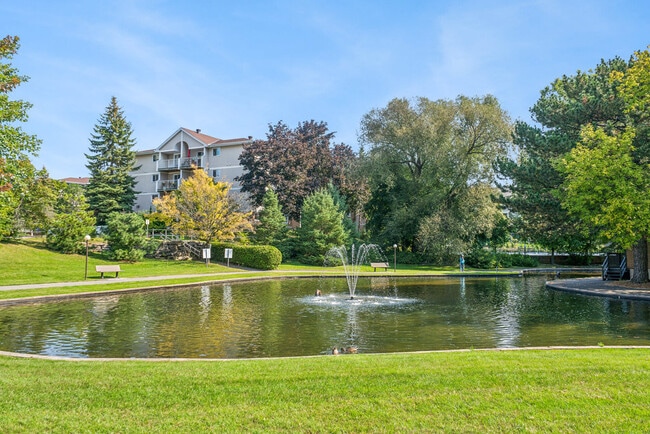 Building Photo - 260 Brittany Dr