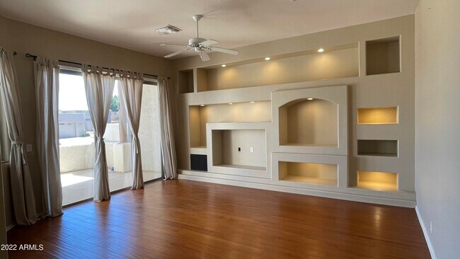 Building Photo - 12836 Mountainside Dr