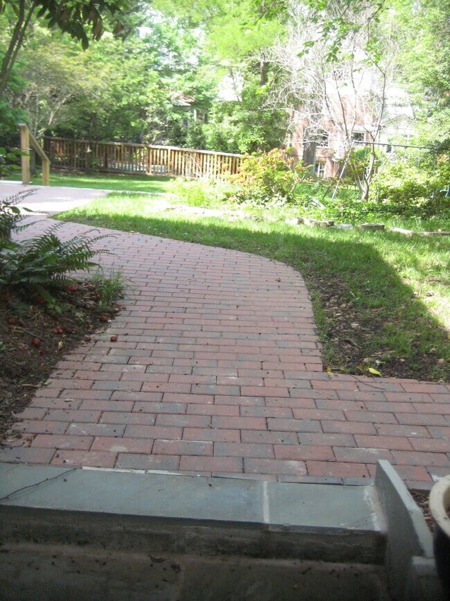 Building Photo - 3637 Tilden St NW