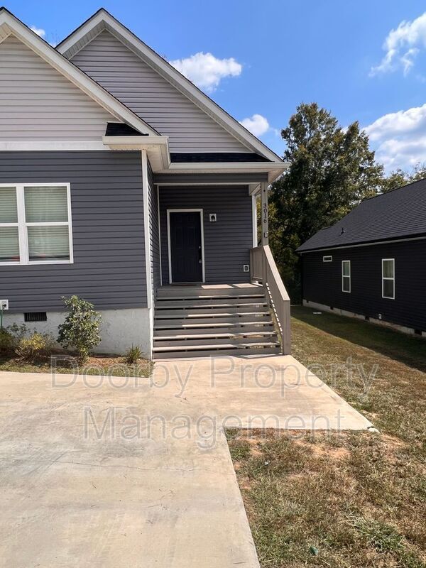 Building Photo - 3016 N Chamberlain Ave