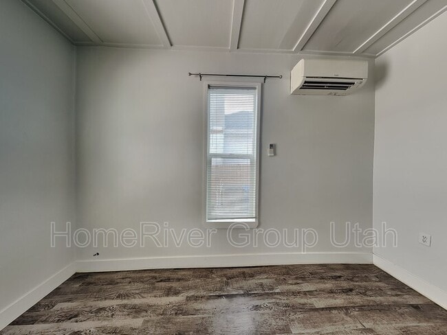 Building Photo - 646 S 1000 W