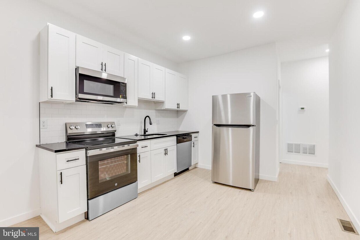 Foto principal - 5855 Larchwood Ave
