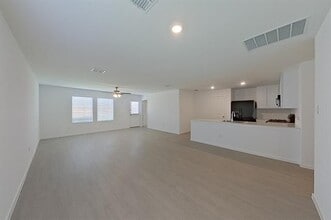 Building Photo - 2908 Pine St Building Photo - 2908 Pine St