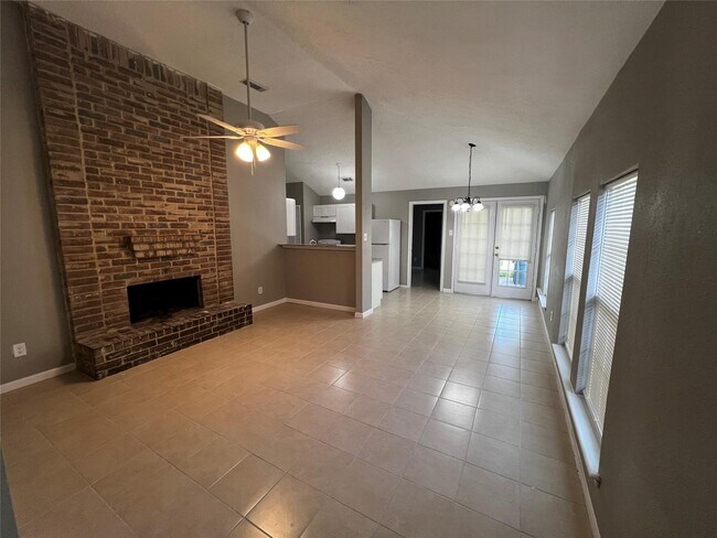 Building Photo - 11005 Tridens Ct
