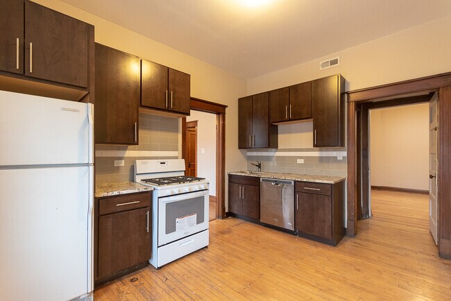 Foto del edificio - 2457 W Rice St