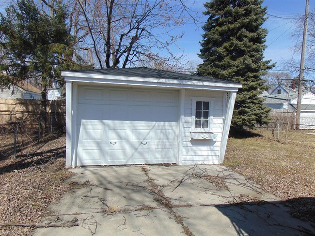 Building Photo - 2 br, 1 bath House - 7233 Theut Ave