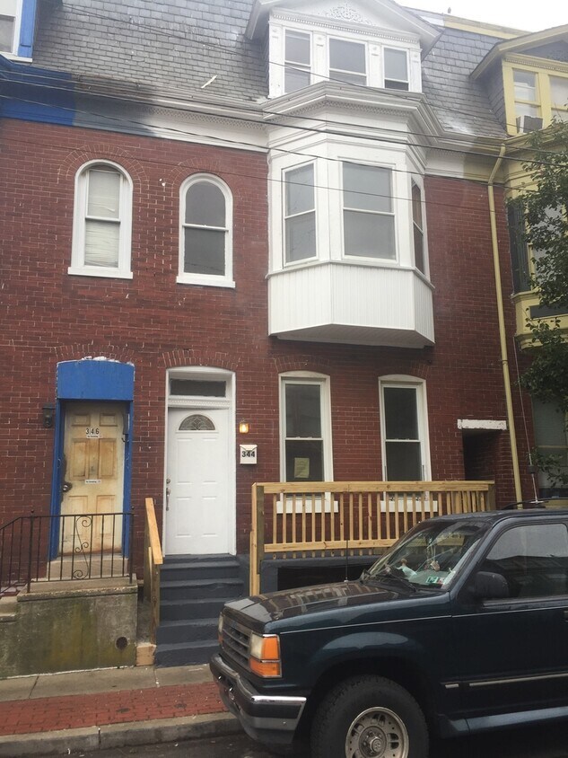 Primary Photo - Available Now! 5 Bedroom 1.5 Bath House-Yo...