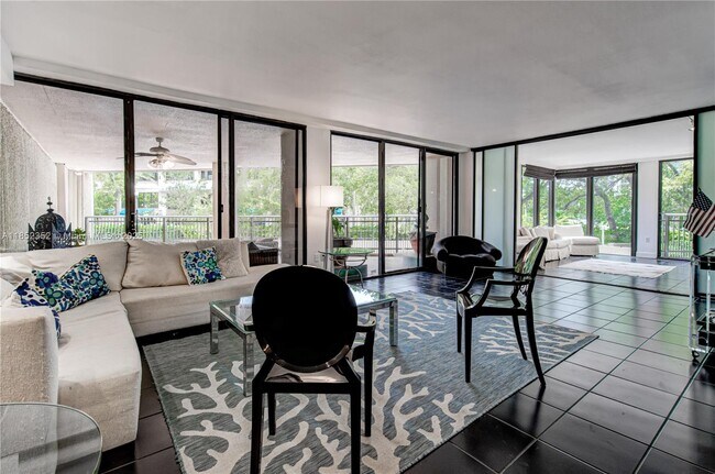 Foto del edificio - 2901 S Bayshore Dr