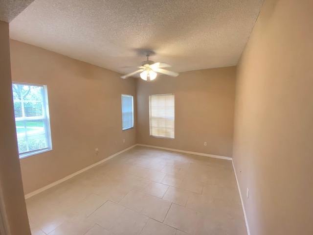 Foto del edificio - 10312 Fox Trail Rd S