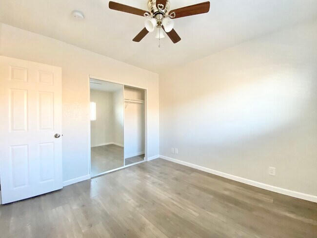 Foto del edificio - 1552 E 32nd St