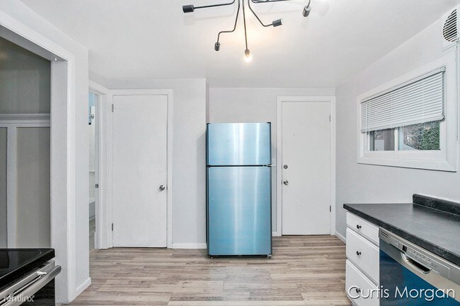 Building Photo - 6 br, 2 bath House - 1035 Chatham St NW