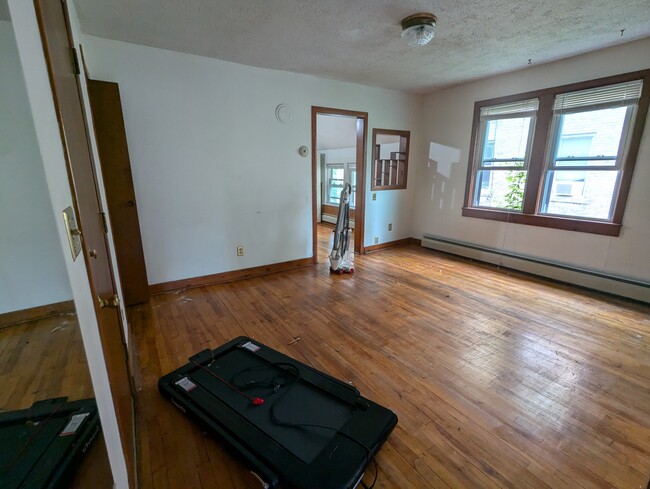 Living room - 612 7th St SE