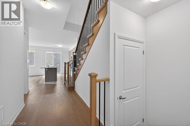 Building Photo - 489 WOODSTOCK