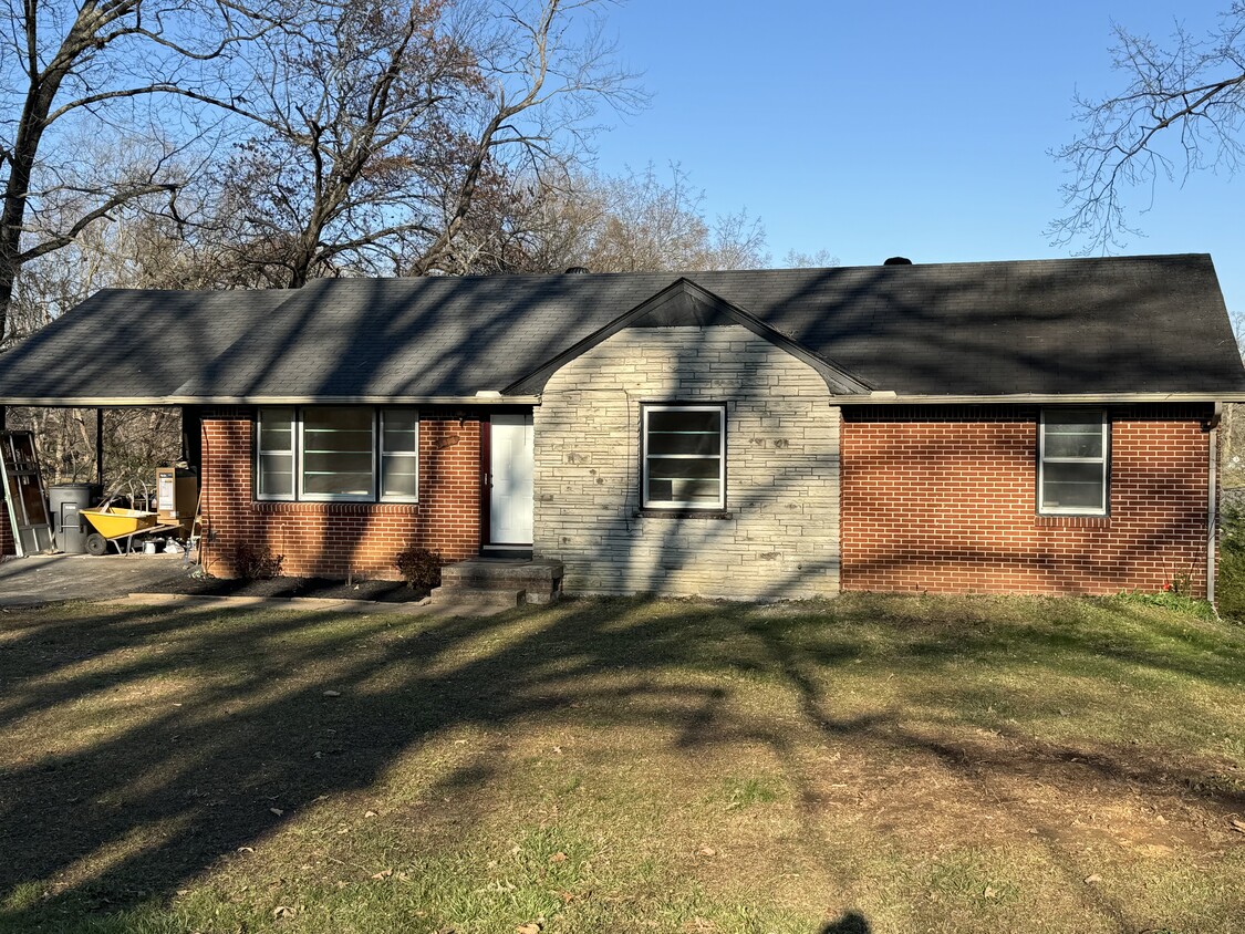 Foto principal - 1205 N Maple Ave