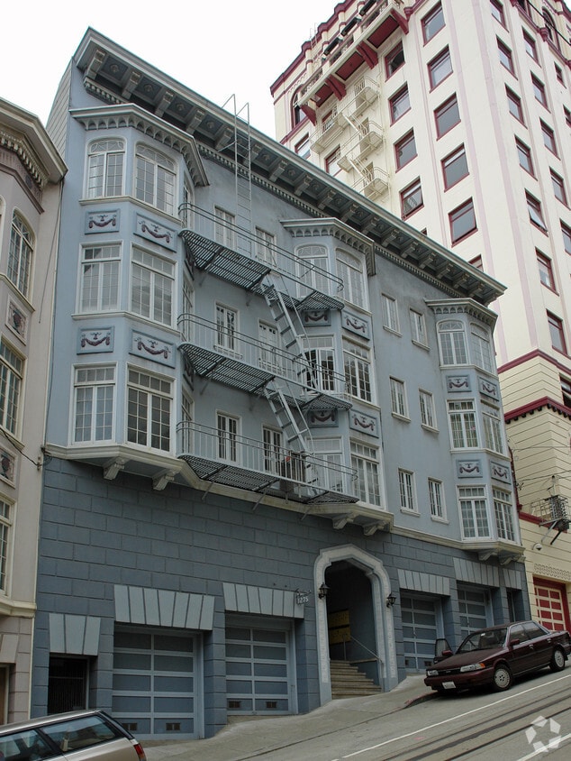 Primary Photo - 1275 Washington St