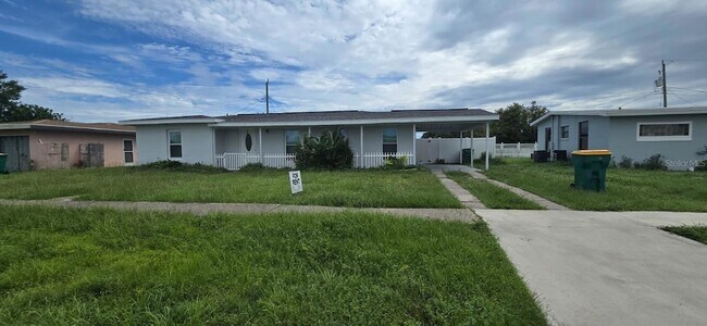 Foto del edificio - 480 Sharon Cir