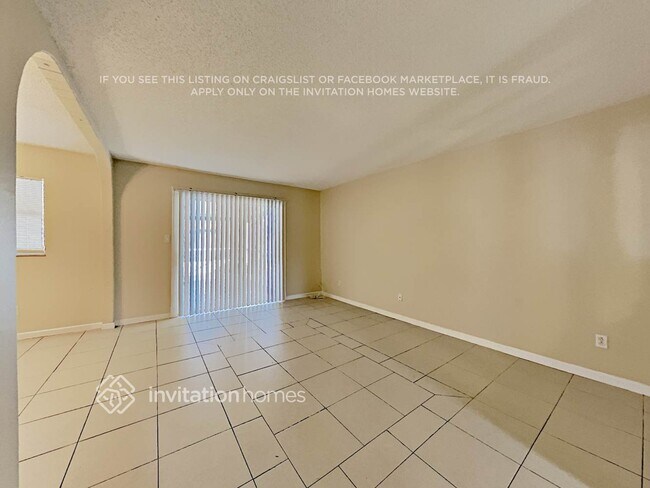 Foto del edificio - 1445 Guinevere Dr