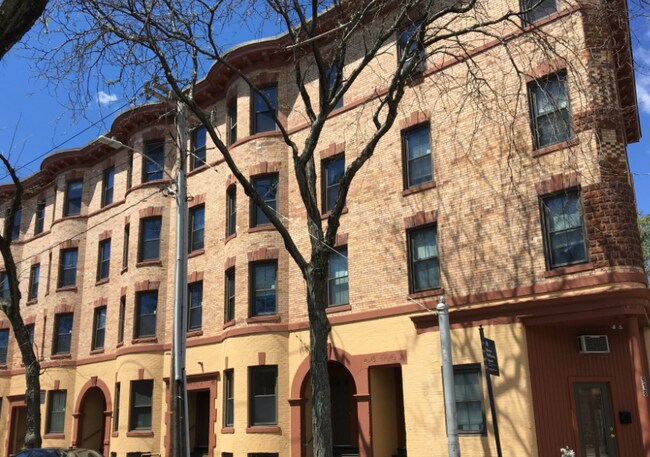 Foto del edificio - 106 Willow St