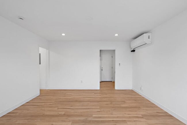 Building Photo - San Antonio