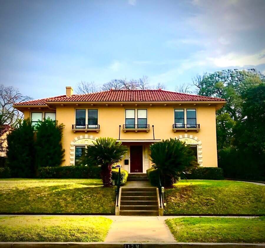 112 W Hollywood Ave, San Antonio, TX 78212 House Rental in San