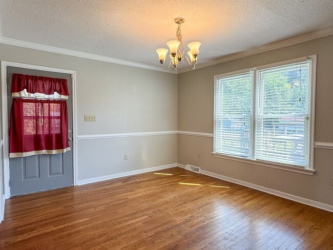 Foto del edificio - 4308 Boxwood Dr