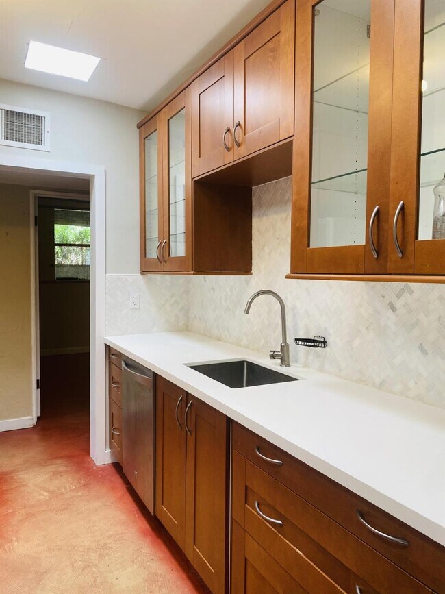 Foto del edificio - 2908 E 18th St