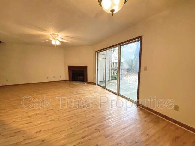 Building Photo - 1143 Monaco Dr