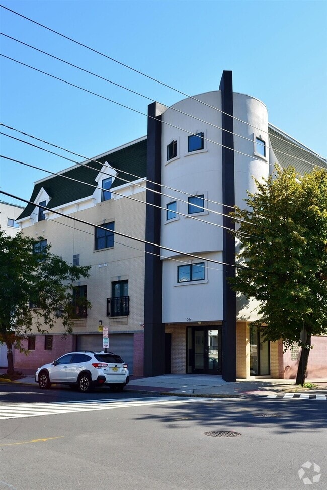 Building Photo - 156 Avenue F