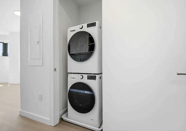 Foto del edificio - 2363 Bedford Ave