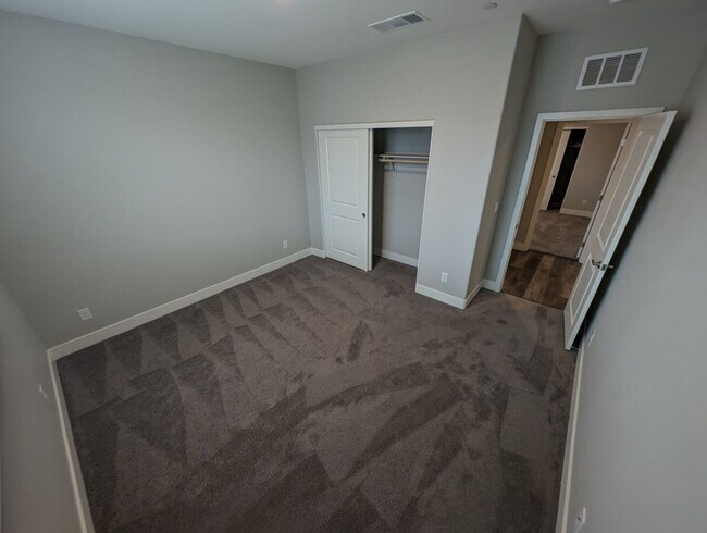 Foto del edificio - 1039 Forest Falcon Dr