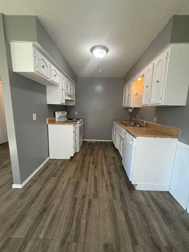 Foto del edificio - Super Cute 2 bed 1 bath Duplex