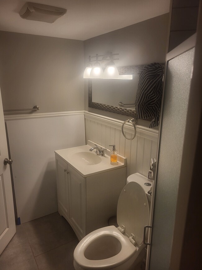 Building Photo - 120 White Oak Ter