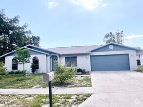 Building Photo - 2420 Briar Oak Cir