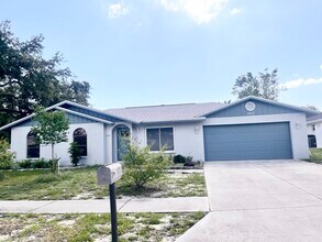 Building Photo - 2420 Briar Oak Cir