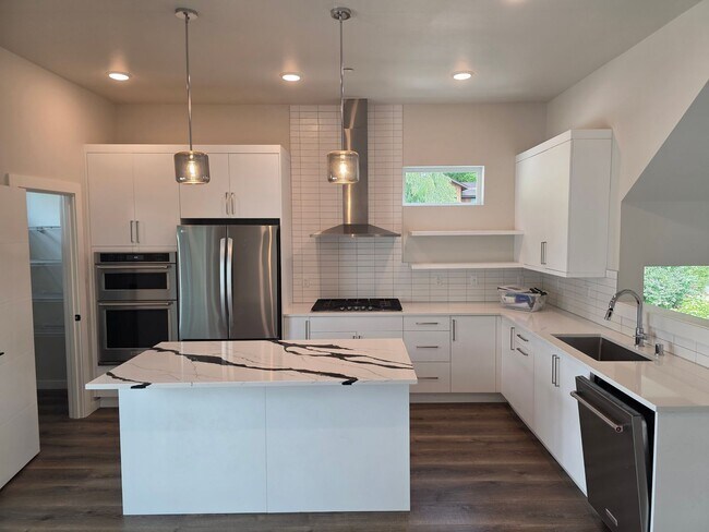 Foto del edificio - Beautiful New Townhouse 4BD Bothell