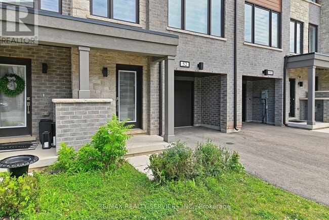 Building Photo - 52 Humberstone Dr