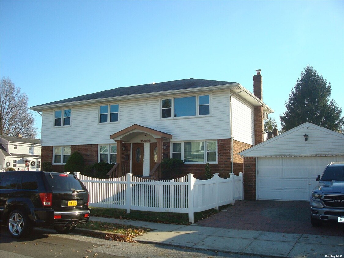 1509 Steele St Unit 2 Fl, Elmont, NY 11003 Apartment for Rent in