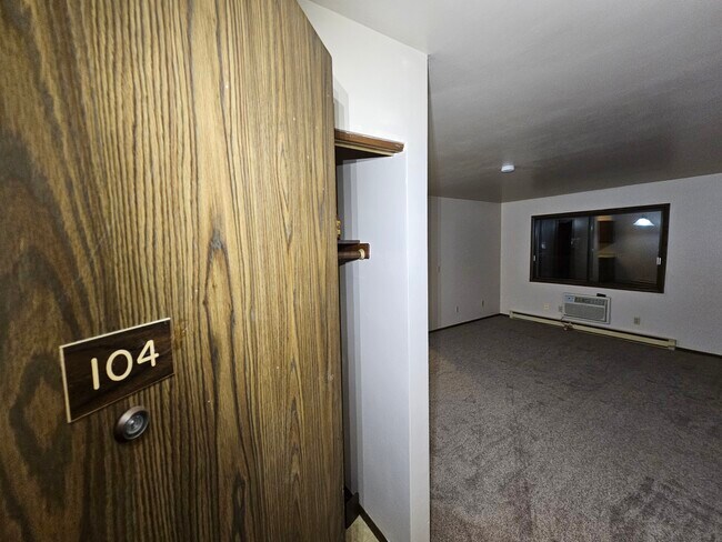 Foto del edificio - 401 N East St